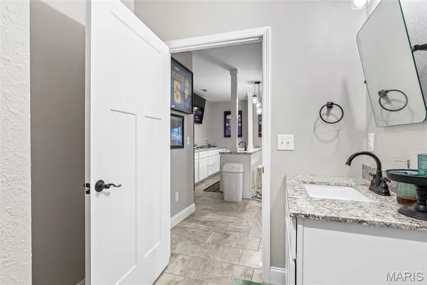 $849,900 | 5909 Feezor Road, Farmington, MO 63640