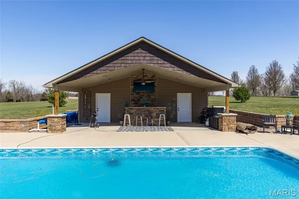 $849,900 | 5909 Feezor Road, Farmington, MO 63640