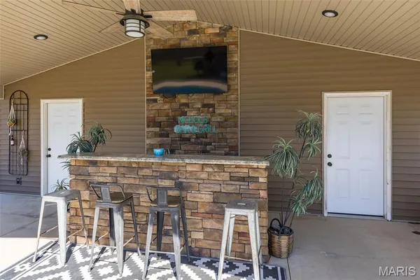 $849,900 | 5909 Feezor Road, Farmington, MO 63640