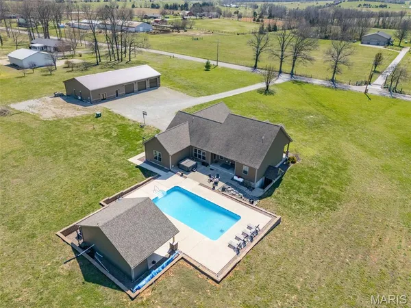 $849,900 | 5909 Feezor Road, Farmington, MO 63640