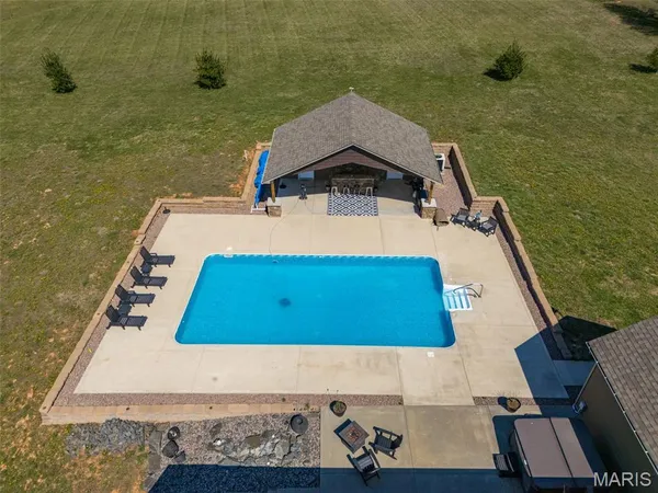 $849,900 | 5909 Feezor Road, Farmington, MO 63640