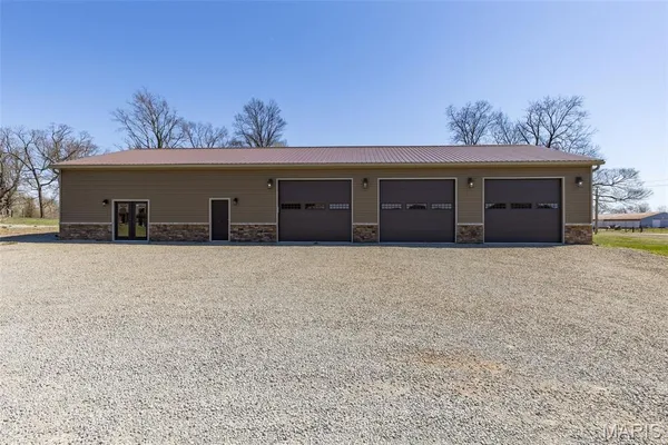 $849,900 | 5909 Feezor Road, Farmington, MO 63640