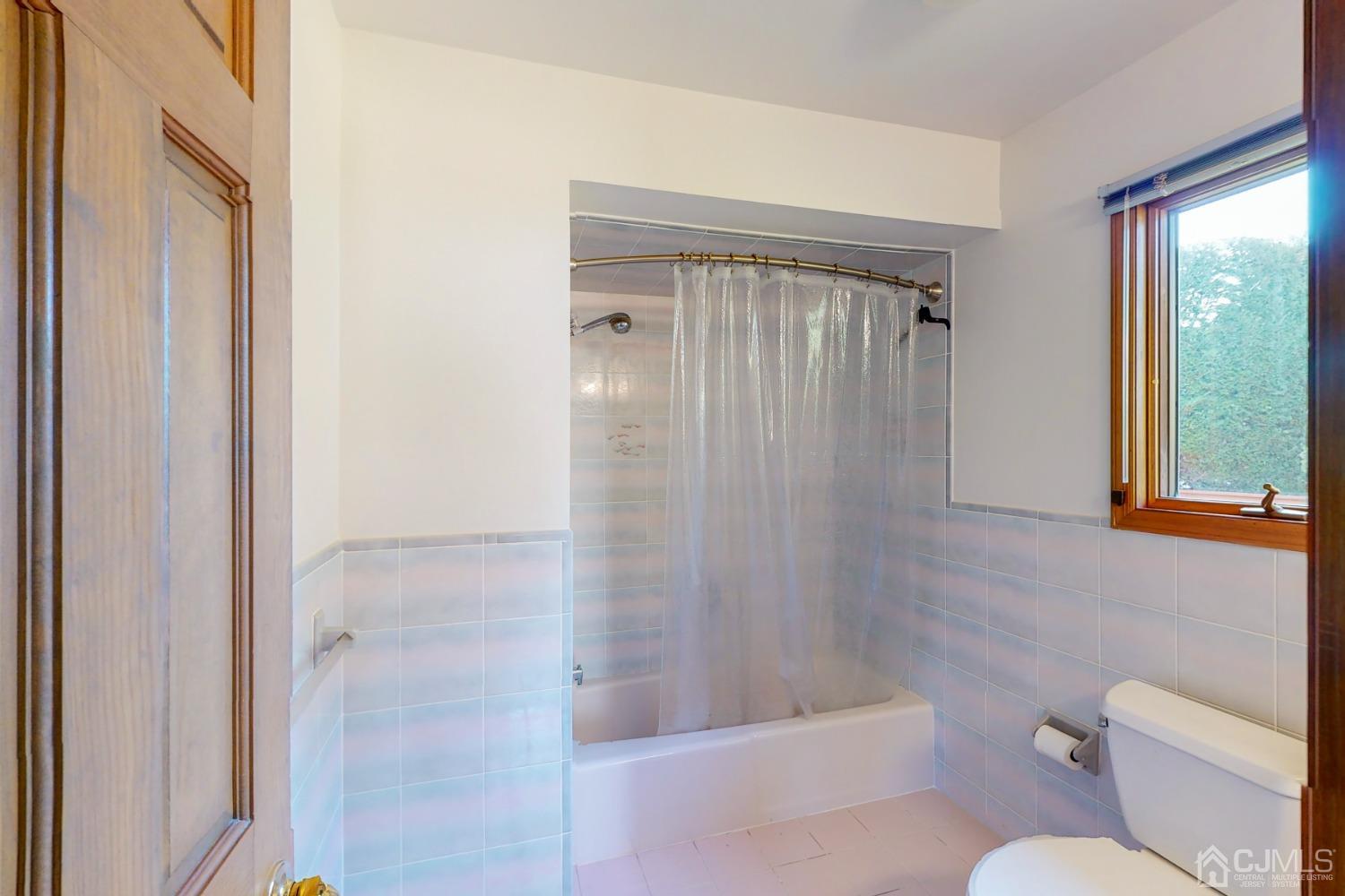 11 Cook Road East Brunswick, NJ 08816 - Photo 35 of 50 1st Floor Full Bath 1