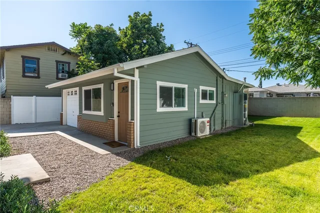 $3,000 | 1043 East Palmyra Avenue, Unit 2, Orange, CA 92866