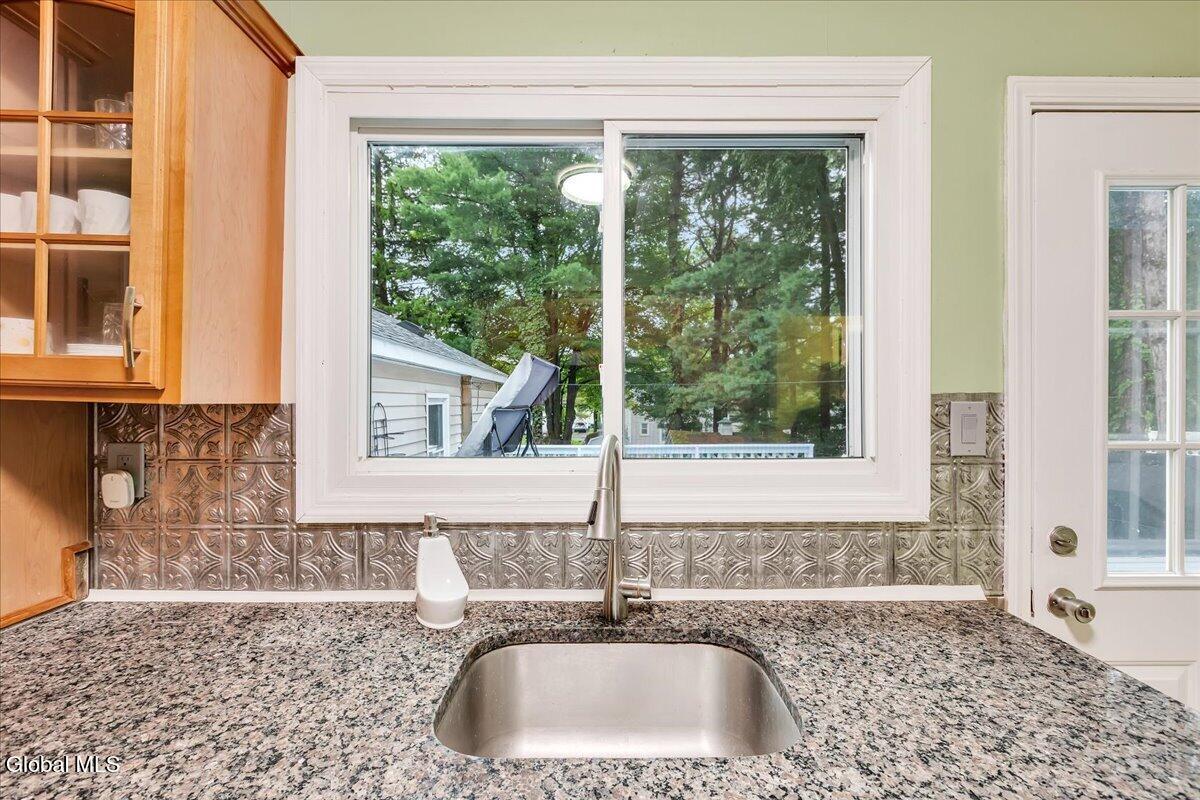 126 Osborne Road Colonie, NY 12205 - Photo 22 of 42 22-126 Osborne Rd-22