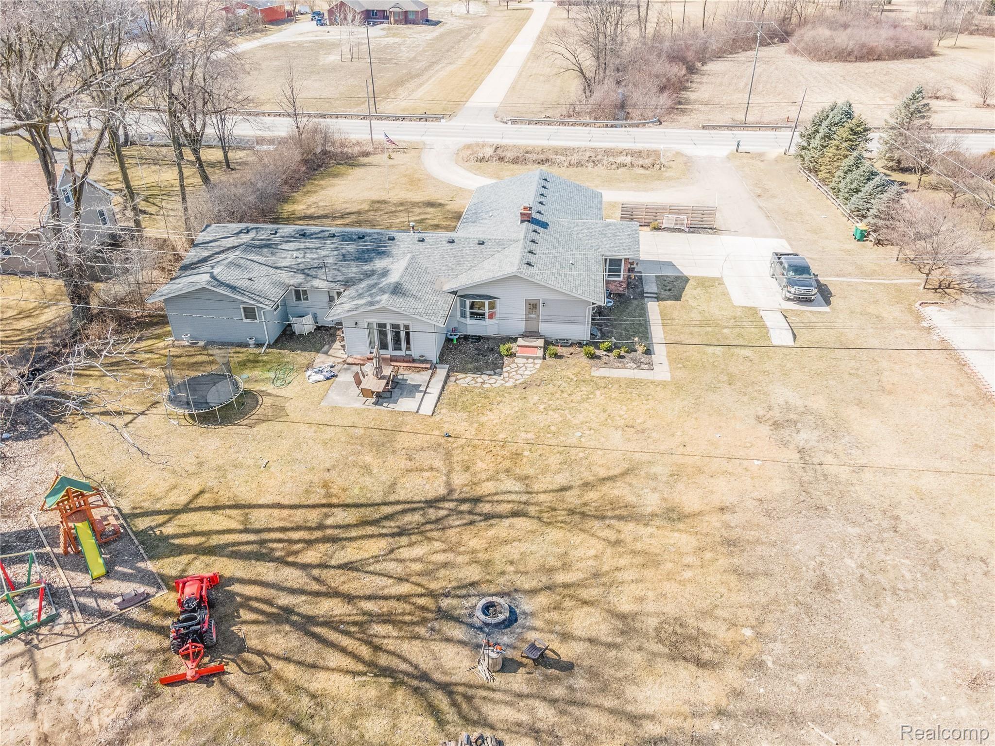 24105 Waltz Road New Boston, MI 48164 - Photo 5 of 40 24105 Waltz Rd-0012-2.jpg