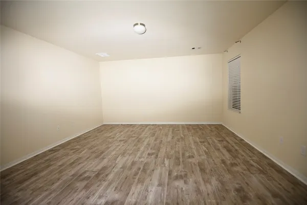 $2,400 | 9997 Hyacinth Way, Conroe, TX 77385