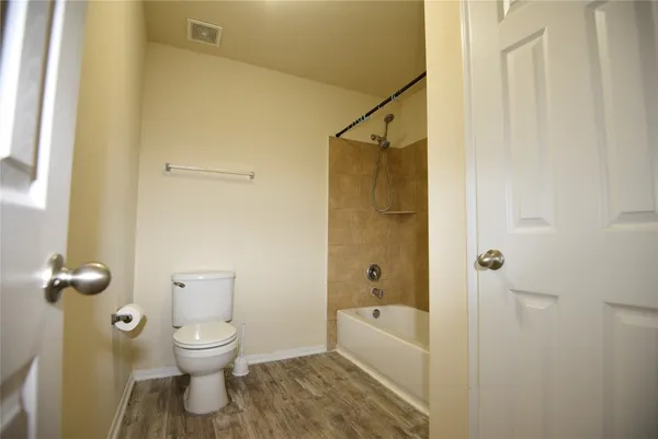 $2,400 | 9997 Hyacinth Way, Conroe, TX 77385