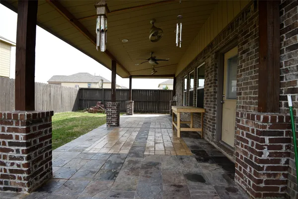 $2,400 | 9997 Hyacinth Way, Conroe, TX 77385
