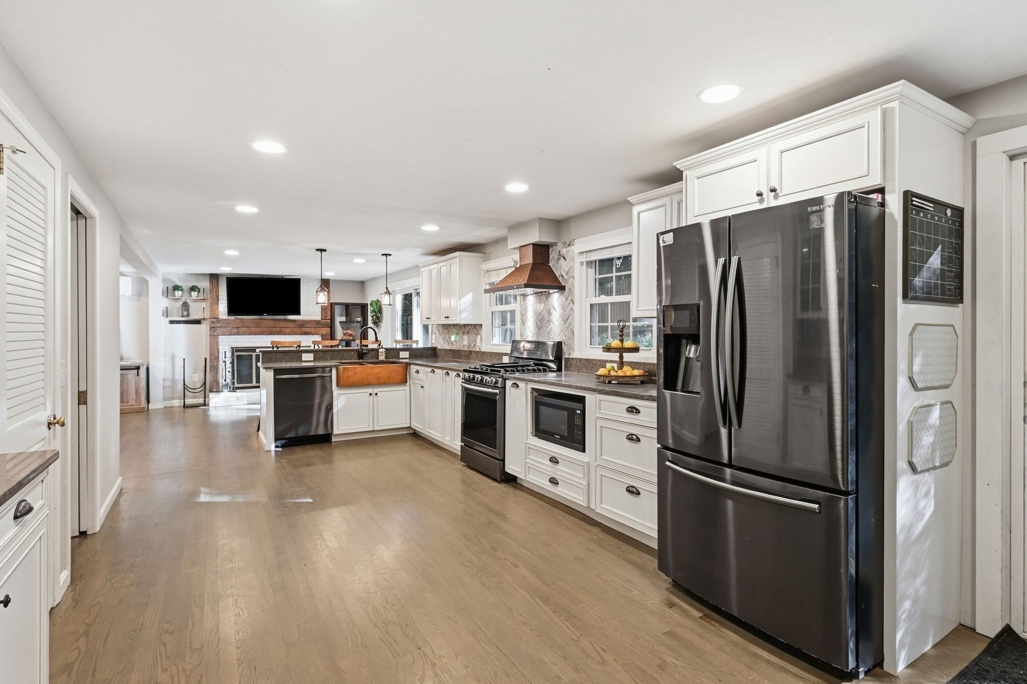 218 Heatherstone Road Amherst, MA 01002 - Photo 13 of 42 Gallery Image 13