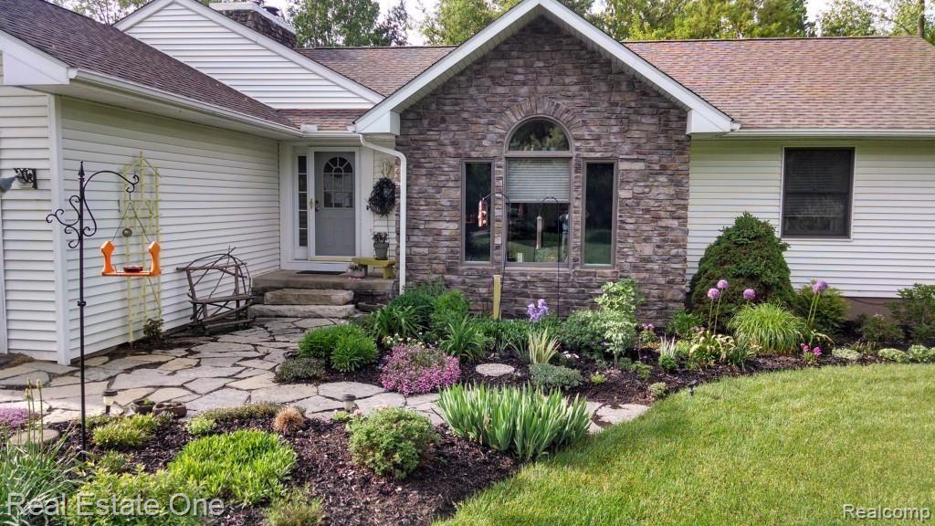 1444 Rowe Road Milford, MI 48380 - Photo 2 of 24 IMG_20140528_181414080_HDR.jpg
