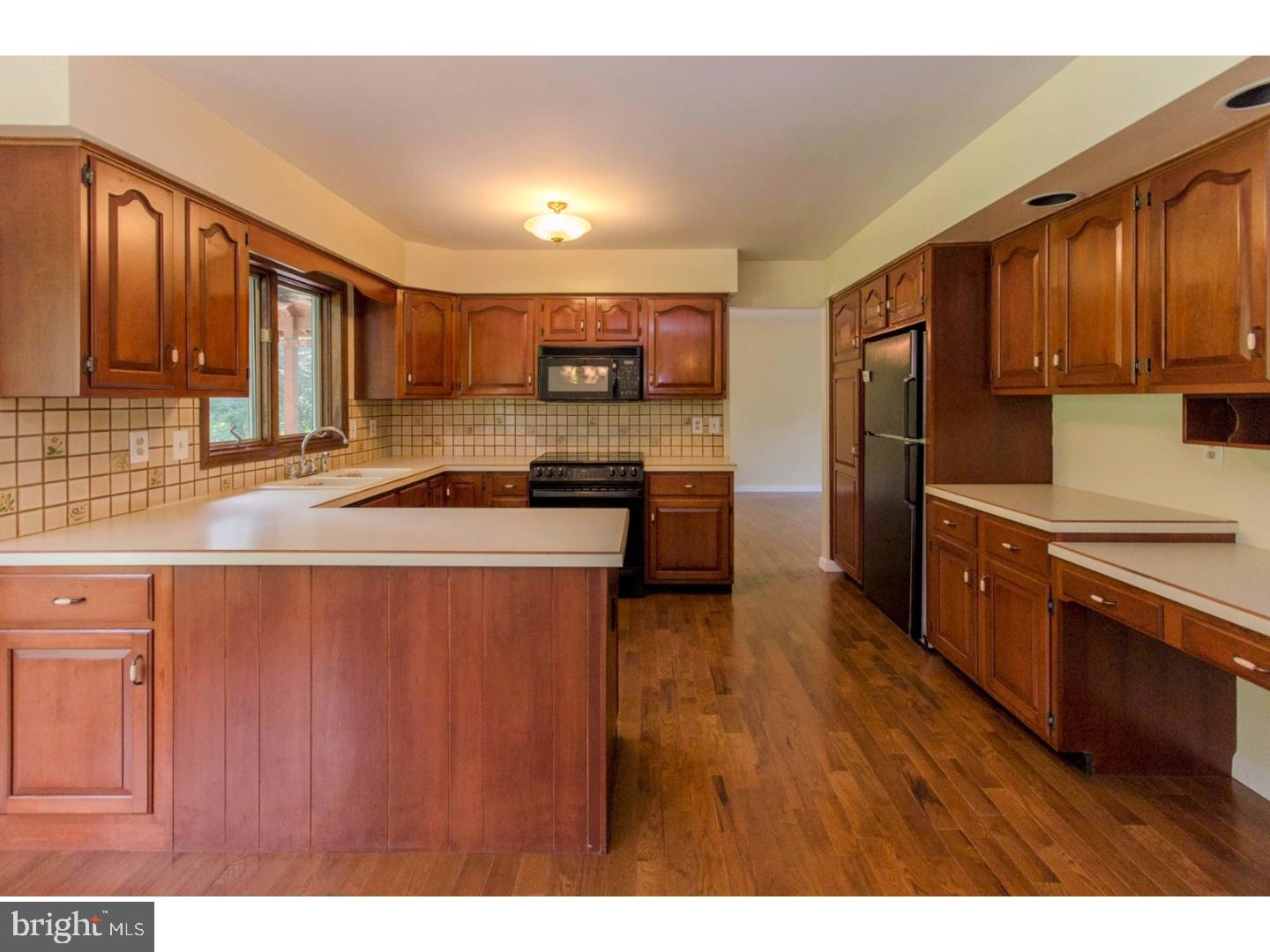 946 Apple Road Quakertown, PA 18951 - Photo 11 of 24 Gallery Image 11