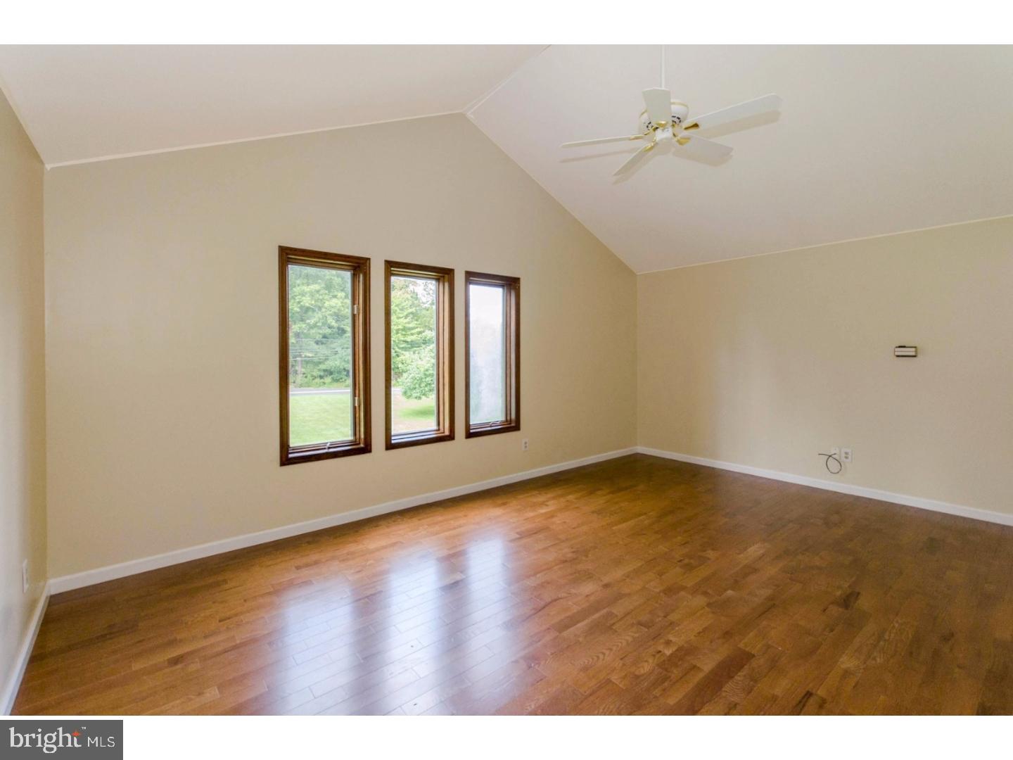946 Apple Road Quakertown, PA 18951 - Photo 12 of 24 Gallery Image 12