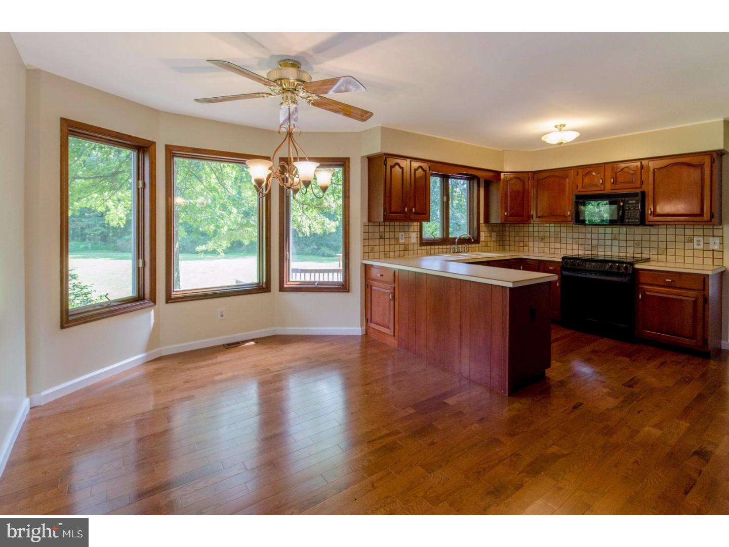 946 Apple Road Quakertown, PA 18951 - Photo 10 of 24 Gallery Image 10