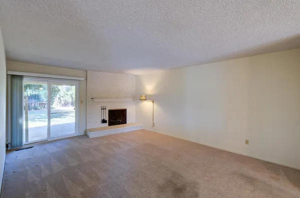 $429,500 | 6656 North Dearing Avenue, Fresno, CA 93710