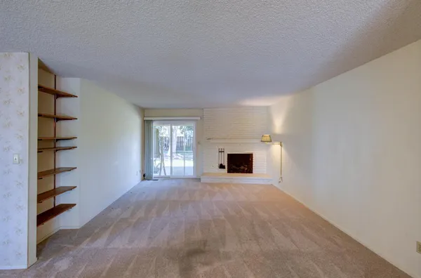 $429,500 | 6656 North Dearing Avenue, Fresno, CA 93710