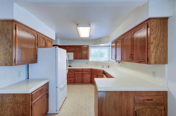 $429,500 | 6656 North Dearing Avenue, Fresno, CA 93710