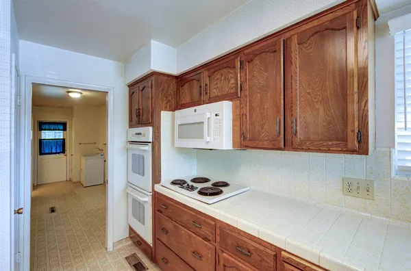 $429,500 | 6656 North Dearing Avenue, Fresno, CA 93710