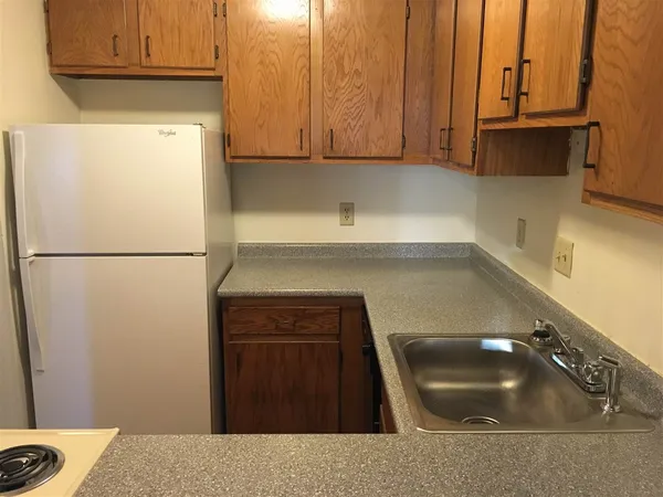 $1,687 | 610 Union Street, Unit 102, Manchester, NH 03104