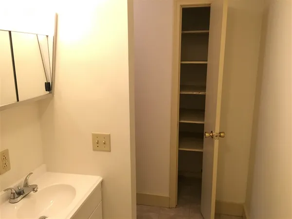 $1,687 | 610 Union Street, Unit 102, Manchester, NH 03104