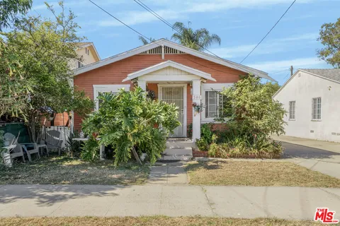 $700,000 | 586 West MacArthur Avenue, San Pedro, CA 90731