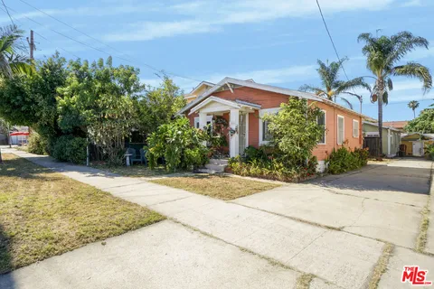 $700,000 | 586 West MacArthur Avenue, San Pedro, CA 90731