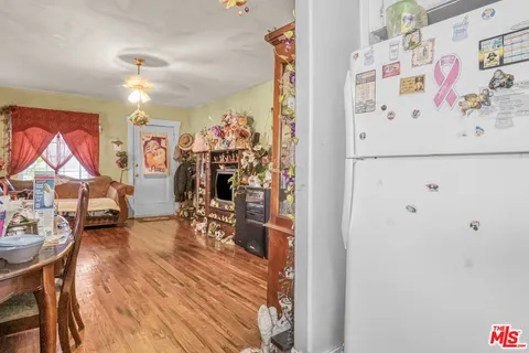 $700,000 | 586 West MacArthur Avenue, San Pedro, CA 90731