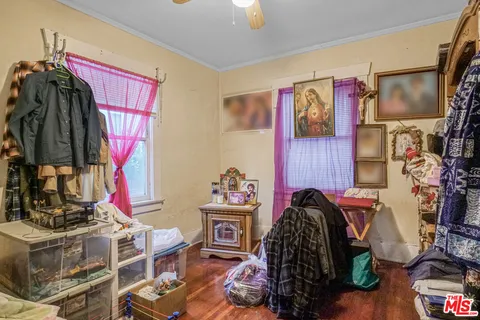 $700,000 | 586 West MacArthur Avenue, San Pedro, CA 90731