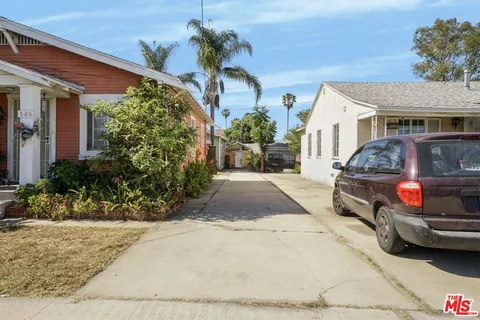 $700,000 | 586 West MacArthur Avenue, San Pedro, CA 90731