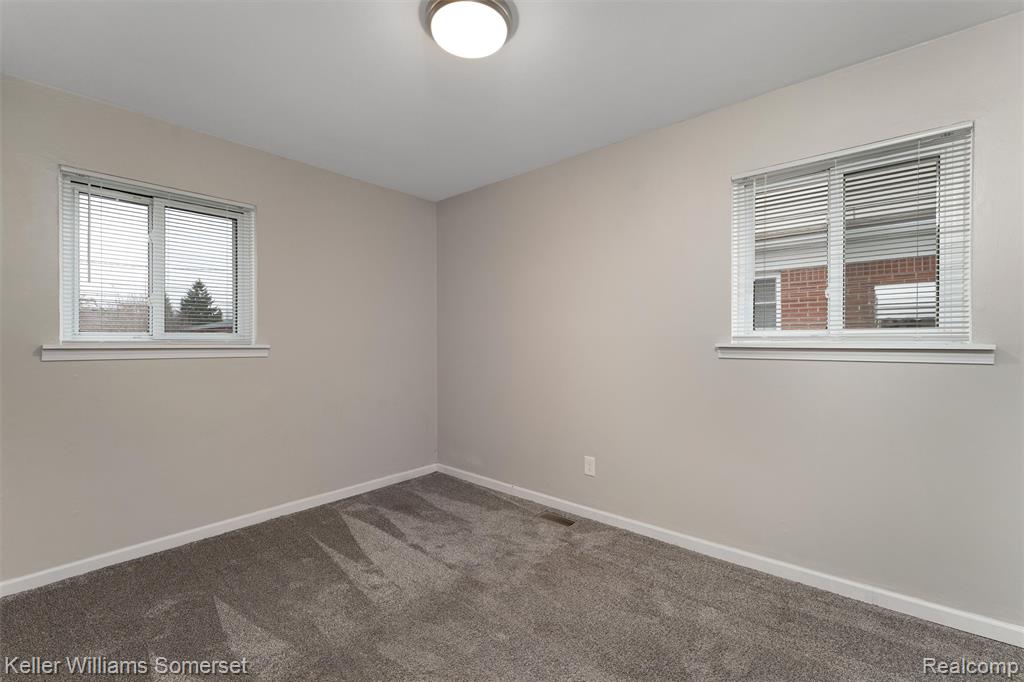 7263 Henry Street Center Line, MI 48015 - Photo 10 of 24
