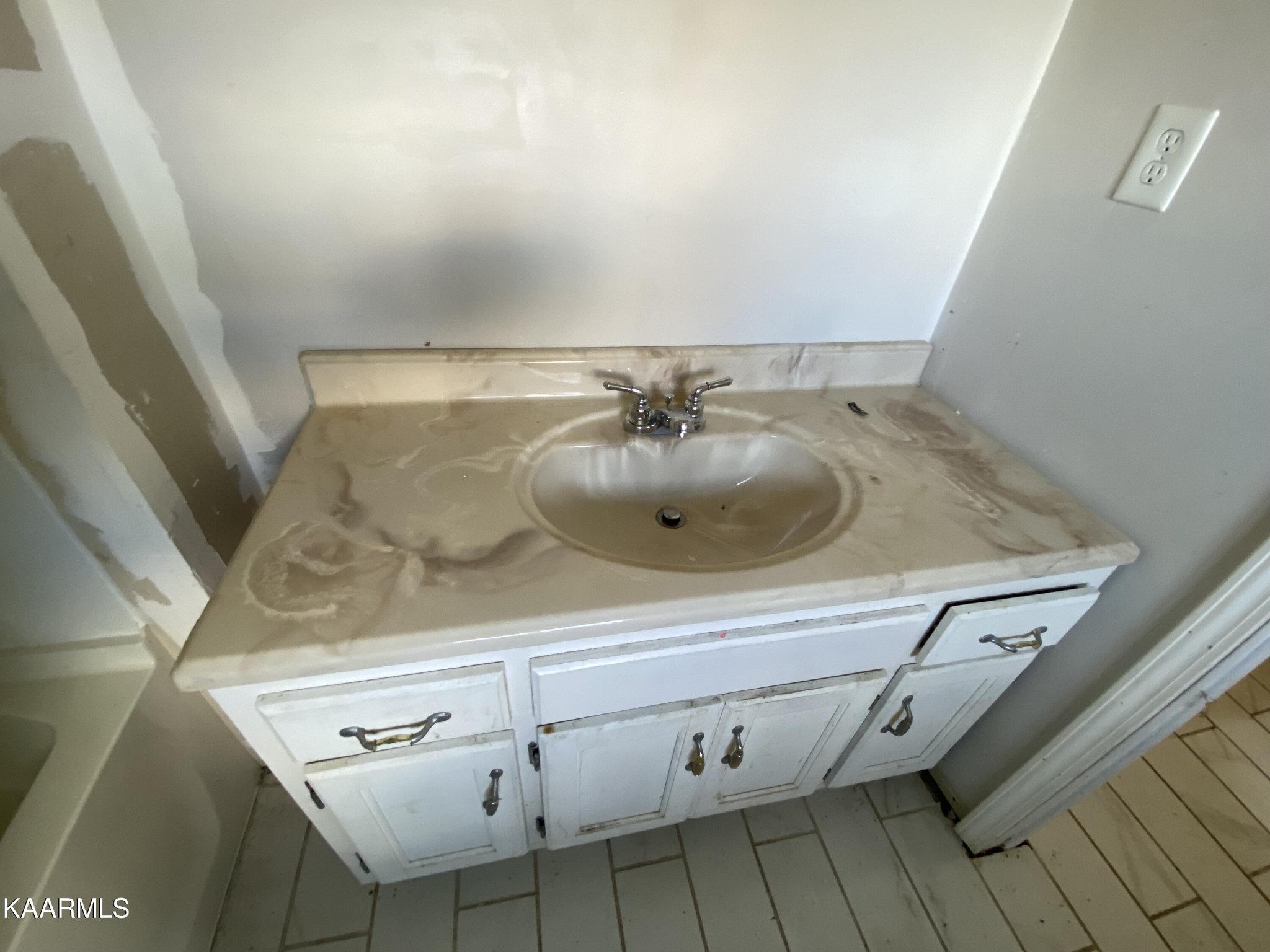 436 Fox Creek Road Crossville, TN 38571 - Photo 21 of 22 a view of utility room