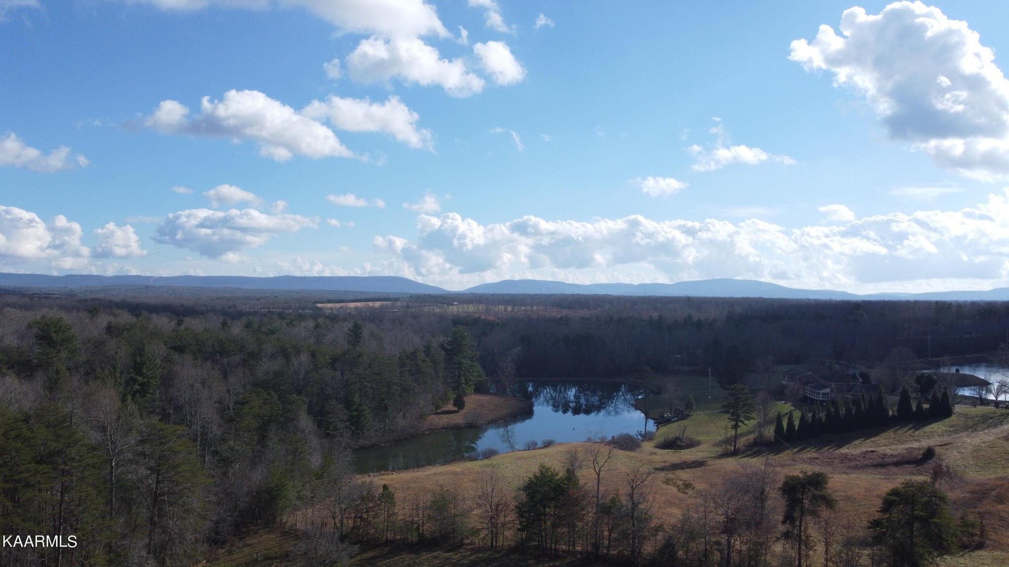 436 Fox Creek Road Crossville, TN 38571 - Photo 8 of 22 a view of a city