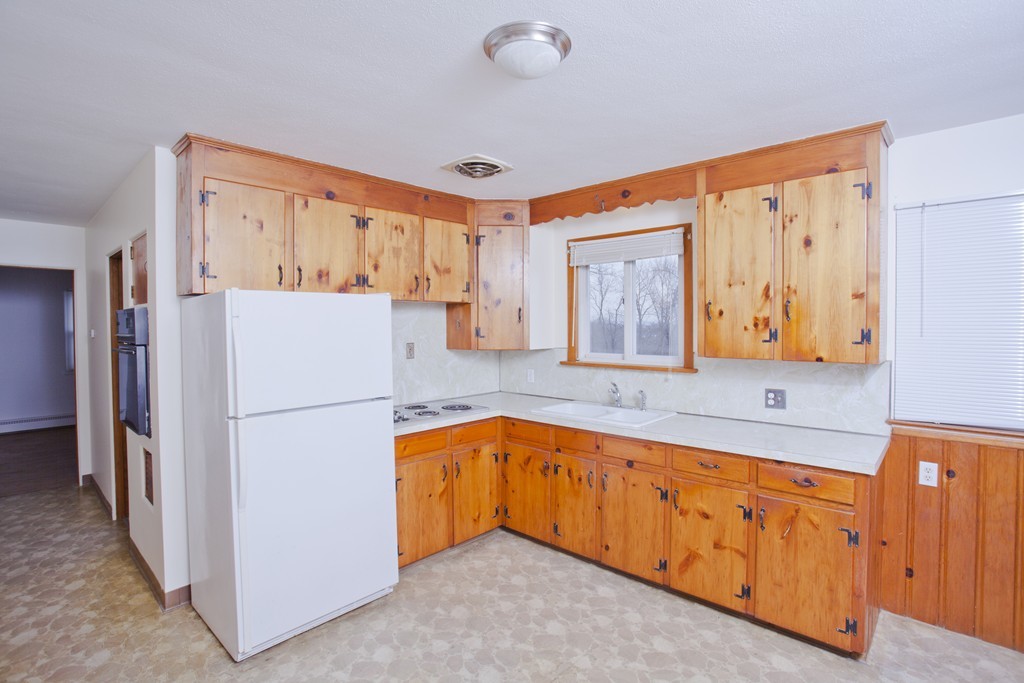 304 Westfield Road Holyoke, MA 01040 - Photo 13 of 21 Gallery Image 13