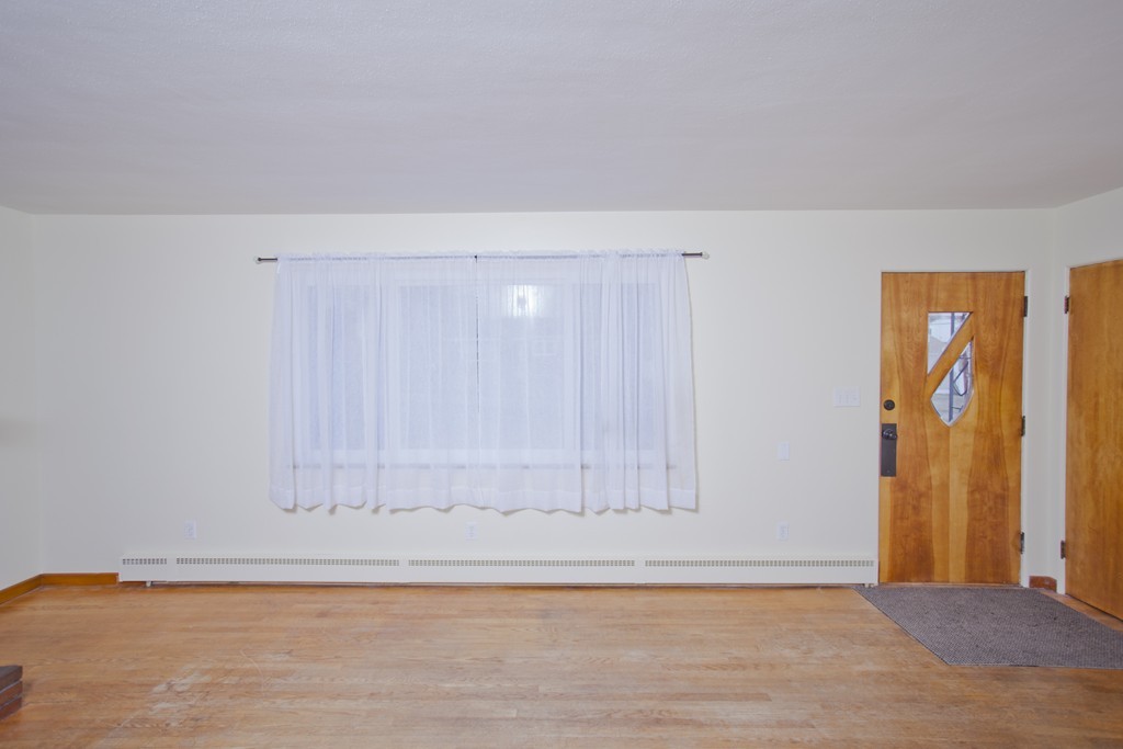 304 Westfield Road Holyoke, MA 01040 - Photo 6 of 21 Gallery Image 6