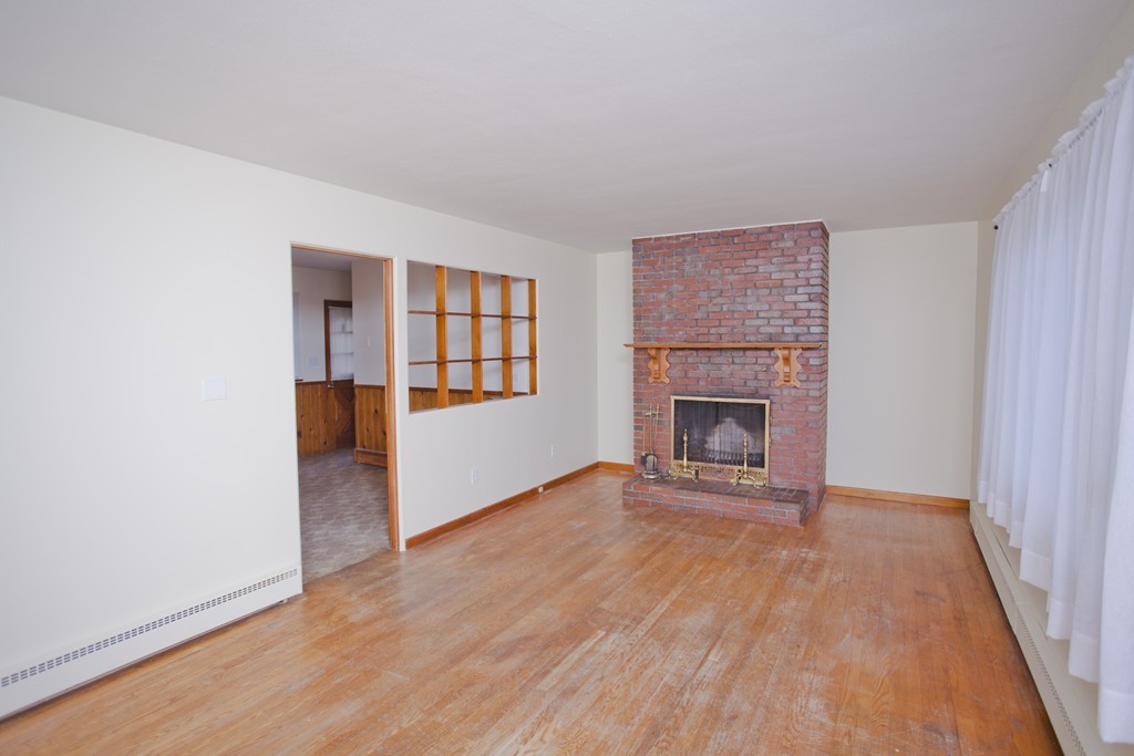 304 Westfield Road Holyoke, MA 01040 - Photo 7 of 21 Gallery Image 7