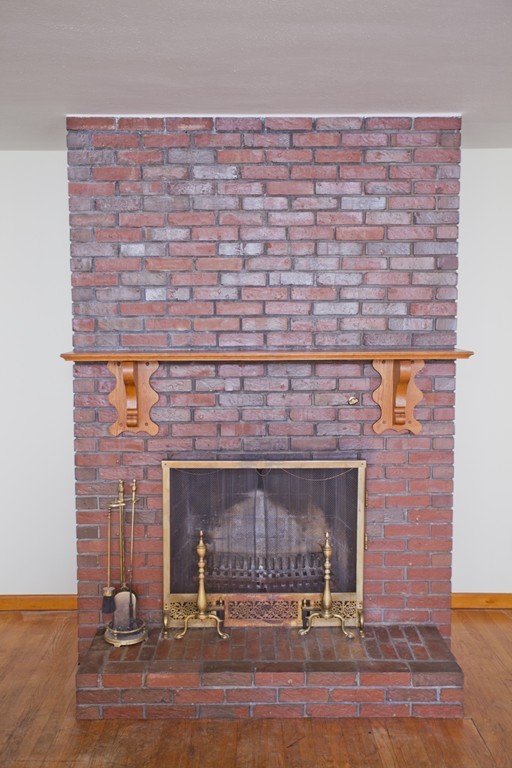 304 Westfield Road Holyoke, MA 01040 - Photo 8 of 21 Gallery Image 8