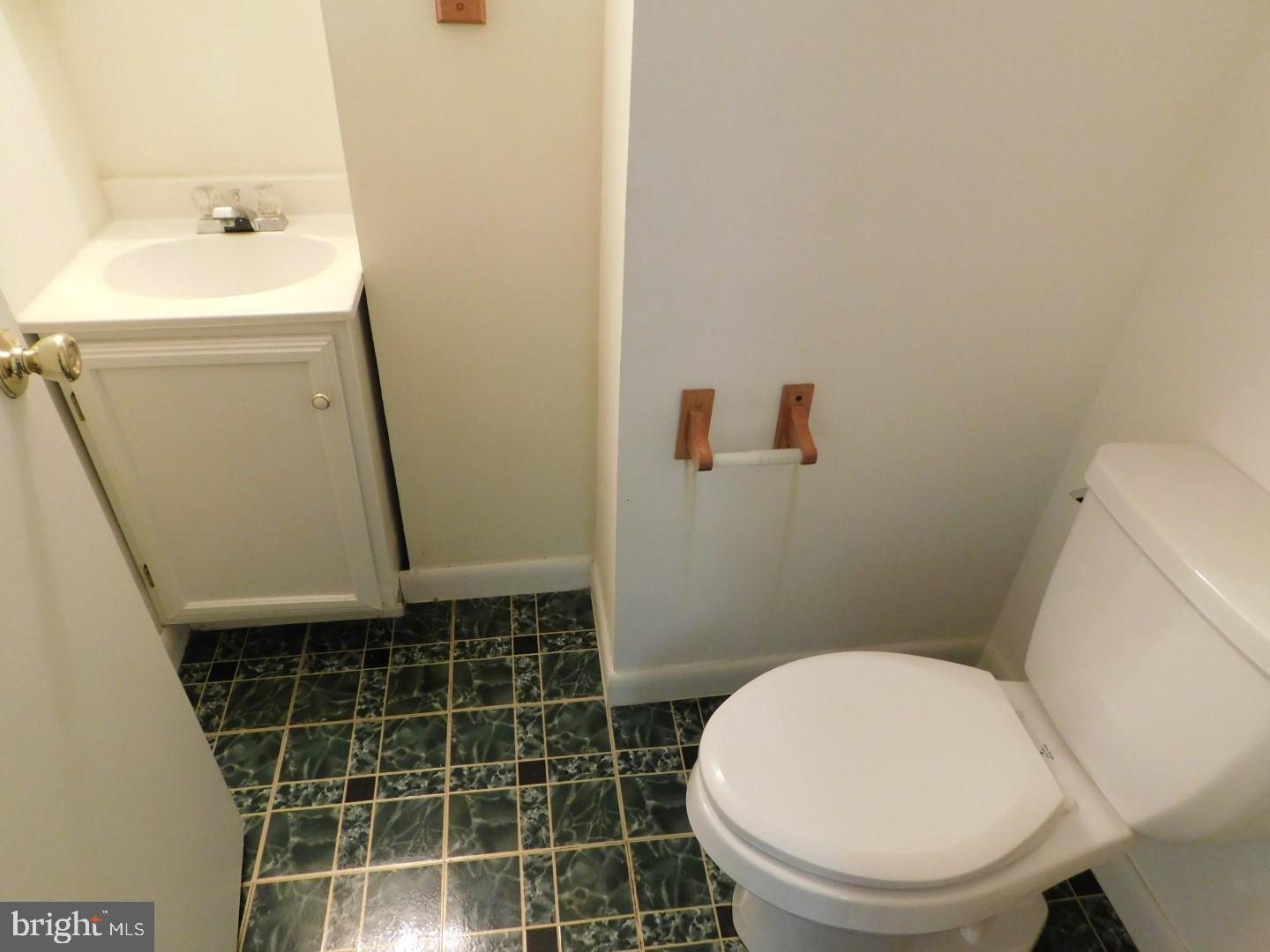 8488 Magic Tree Court Springfield, VA 22153 - Photo 22 of 29 Gallery Image 22