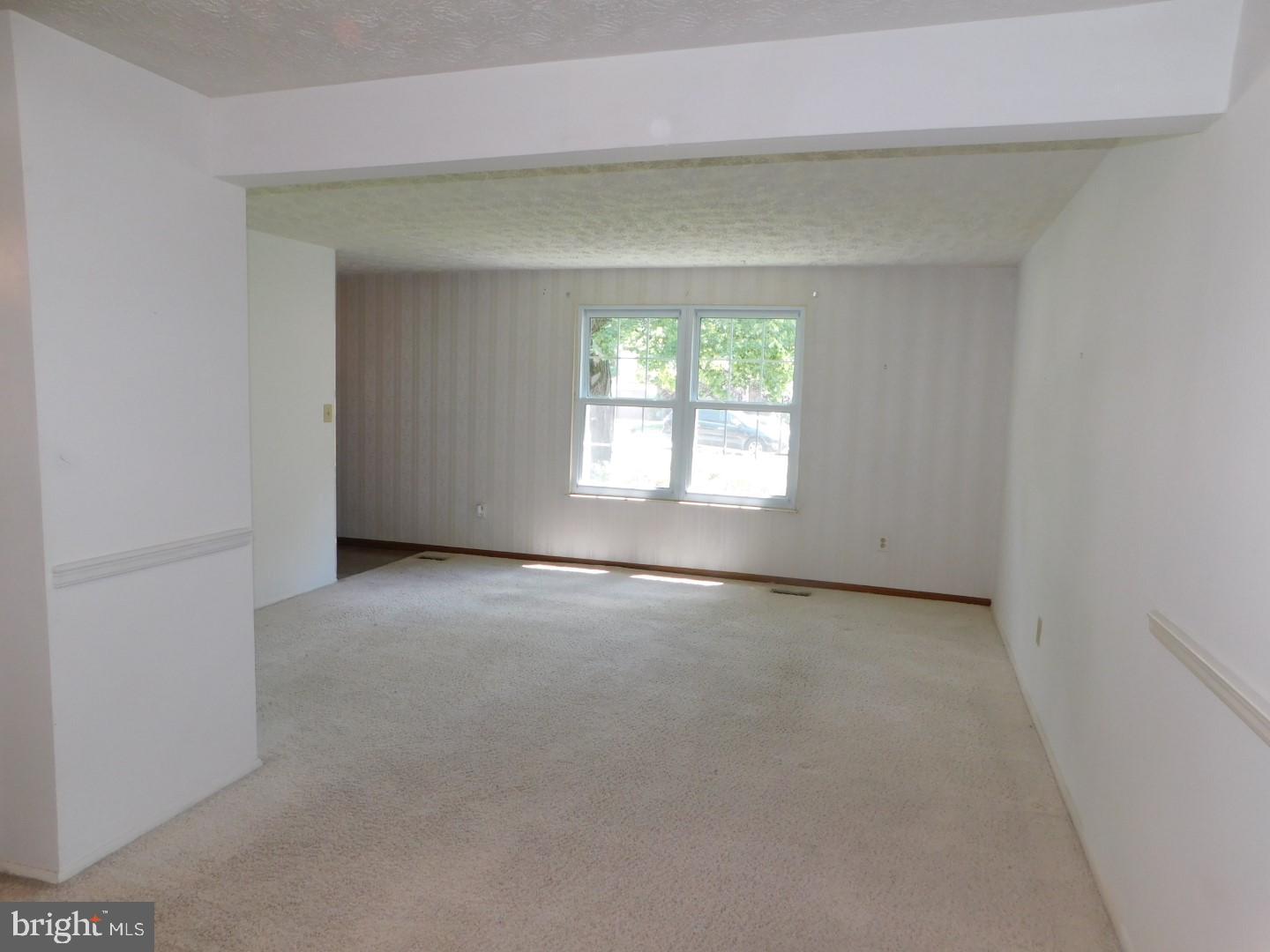 8488 Magic Tree Court Springfield, VA 22153 - Photo 7 of 29 Gallery Image 7