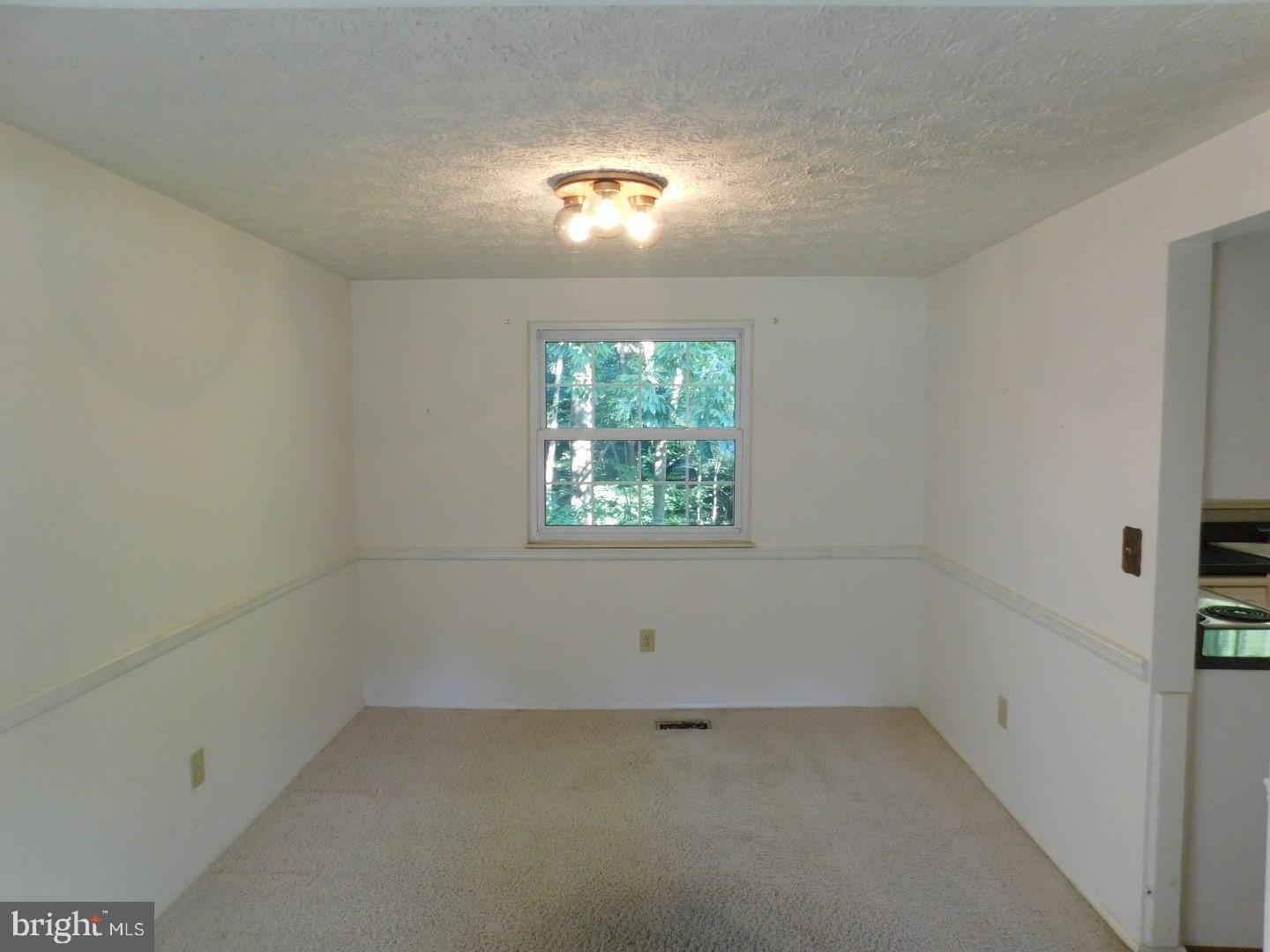 8488 Magic Tree Court Springfield, VA 22153 - Photo 9 of 29 Gallery Image 9