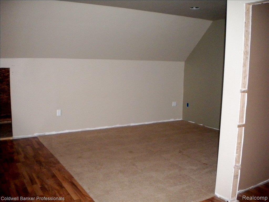 868 Yule Road Leonard, MI 48367 - Photo 23 of 25 private quarters bedroom