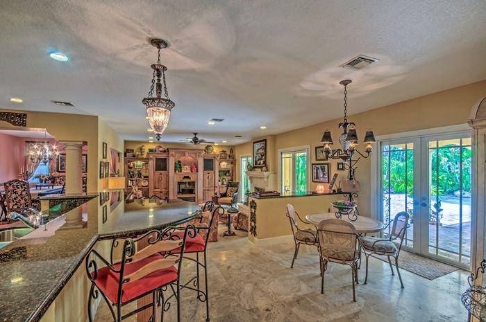 2198 Hermosa Road Boca Raton, FL 33486 - Photo 3 of 28 Family Room/Kitchen/Nook