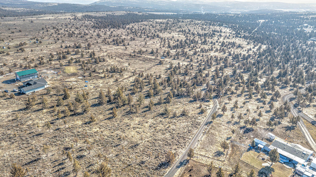 12500 Southeast Riordan Road Prineville, OR 97754 - Photo 5 of 9 DJI_0589_90_91