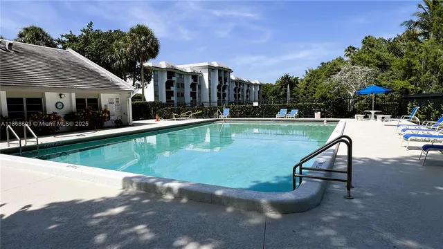 $1,700 | 711 North Pine Island Road, Unit 211, Plantation, FL 33324