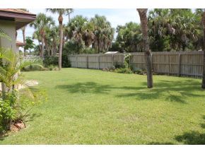 2513 Southern Melbourne, FL 32901 - Photo 5 of 12 a view of a backyard