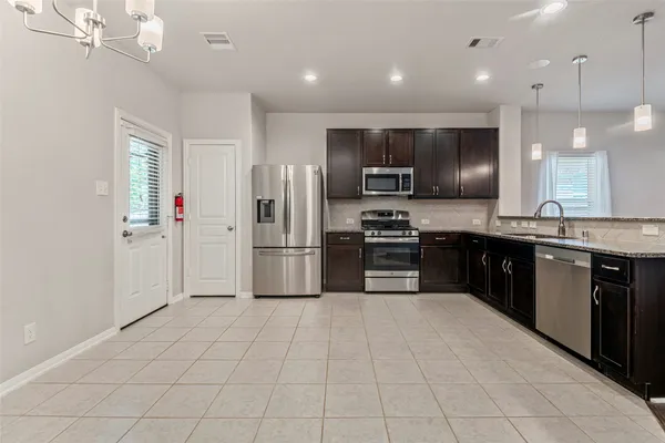 $2,000 | 18682 Legend Oaks Drive, Magnolia, TX 77355