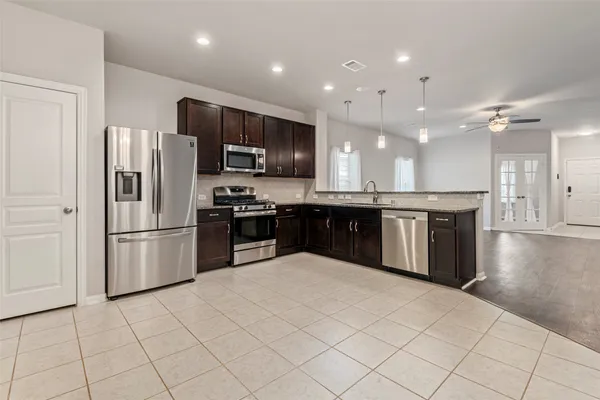 $2,000 | 18682 Legend Oaks Drive, Magnolia, TX 77355