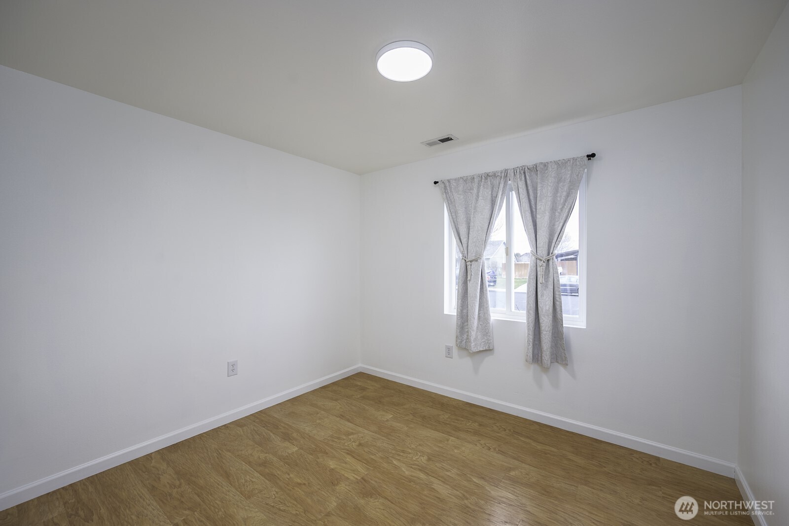 1401 South Hamilton Road Moses Lake, WA 98837 - Photo 19 of 38