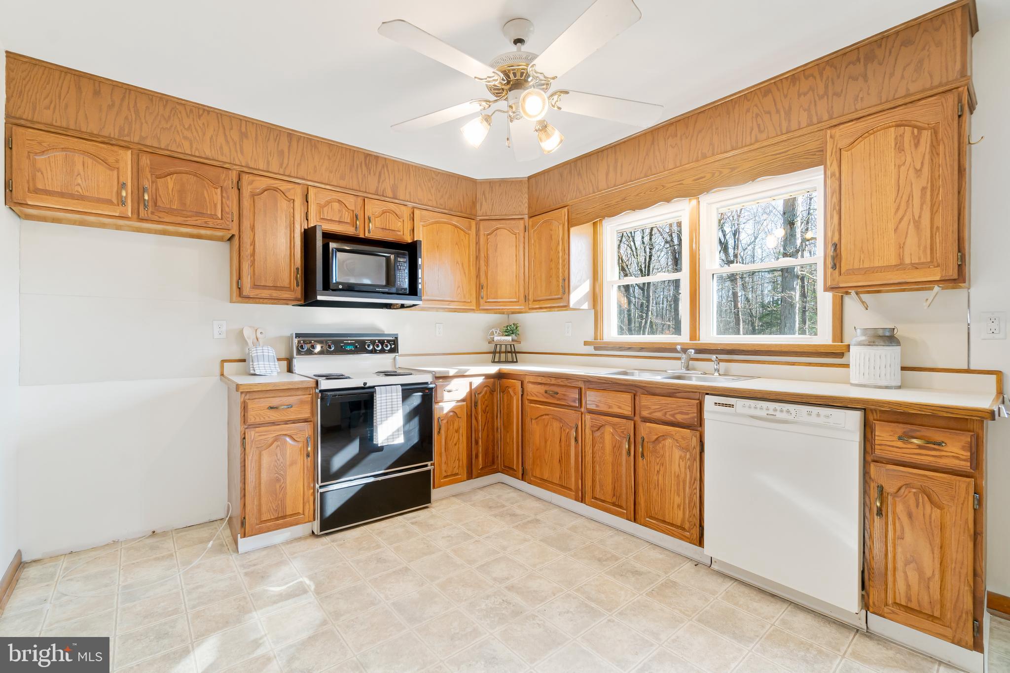 60 Razor Strap Road North East, MD 21901 - Photo 8 of 27 KITCHEN