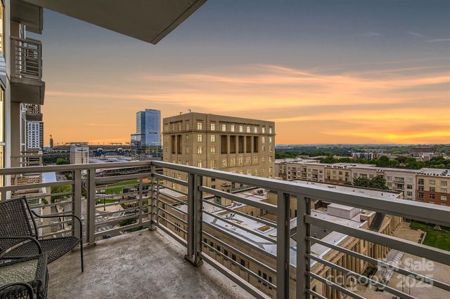$359,990 | 333 West Trade Street, Unit 905, Charlotte, NC 28202