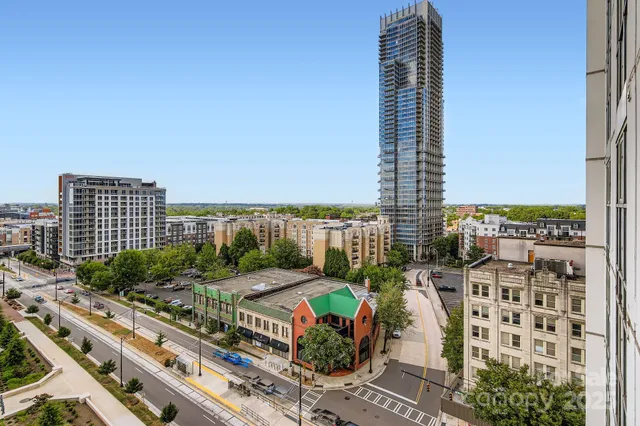 $359,990 | 333 West Trade Street, Unit 905, Charlotte, NC 28202